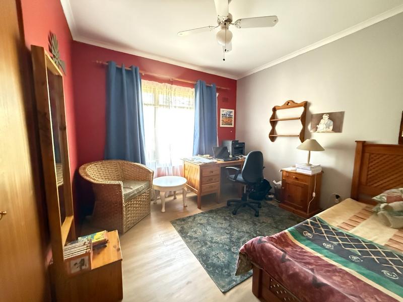 4 Bedroom Property for Sale in Panorama Western Cape